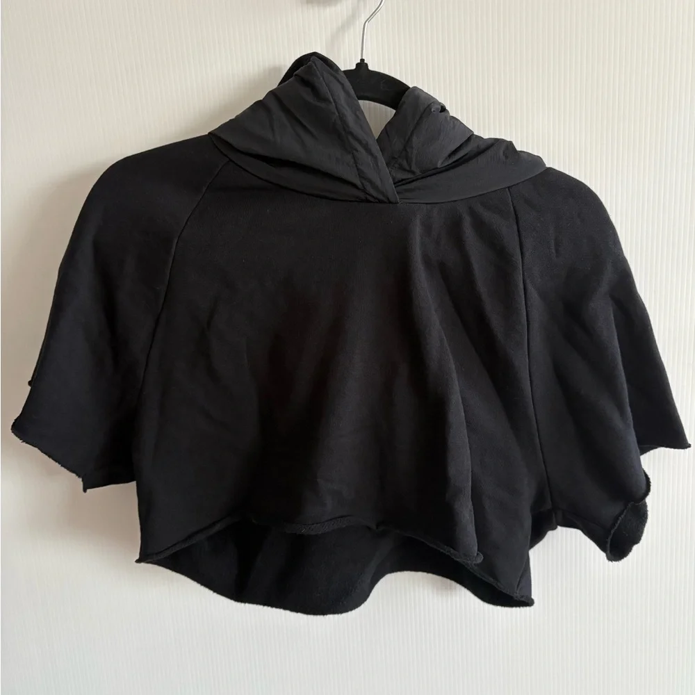 (SOLD) ALO Cropped Short Sleeve Hoodie - Picture 6 of 10